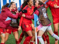 FB体育下载-国际足球赛事，女队获得胜利