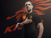 FB体育在线-F1新赛季揭幕战之夜，伊布关键进球定乾坤，速度与激情的双重盛宴