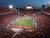 FB体育APP-赛场双城记，尼克斯力克雄鹿展韧性，伦纳德美加墨世界杯接管比赛显统治