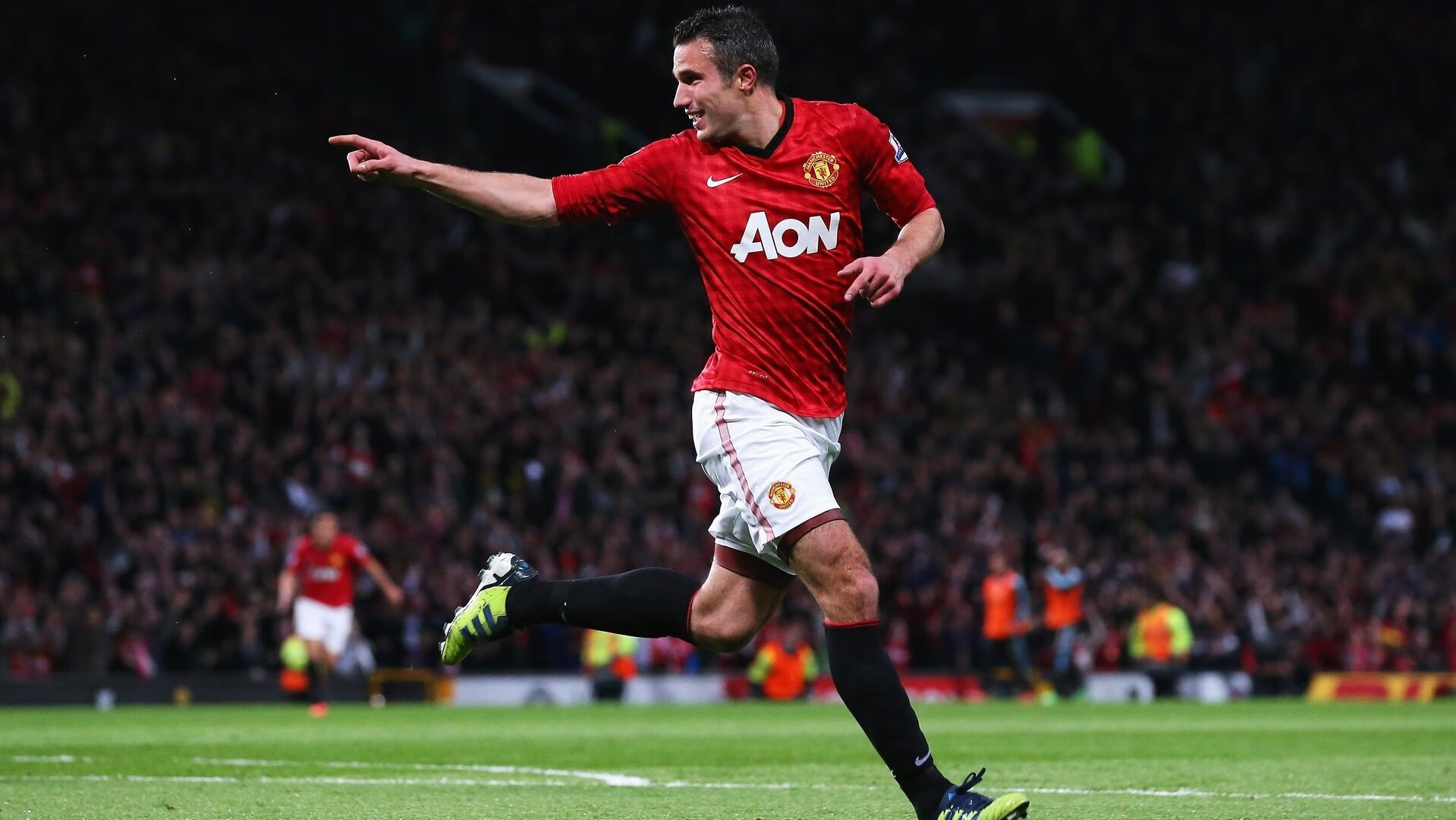 比利时制霸国际米兰，伊萨克如何成为对手无解的战术核心