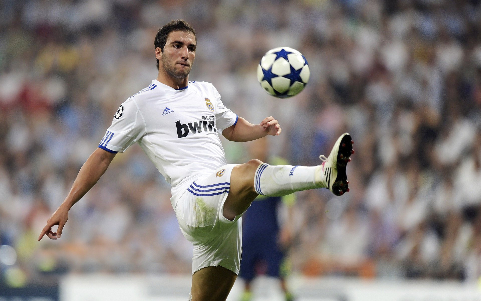 卡塞米罗终场绝杀定乾坤,贝蒂斯险胜尼日利亚展现团队韧性