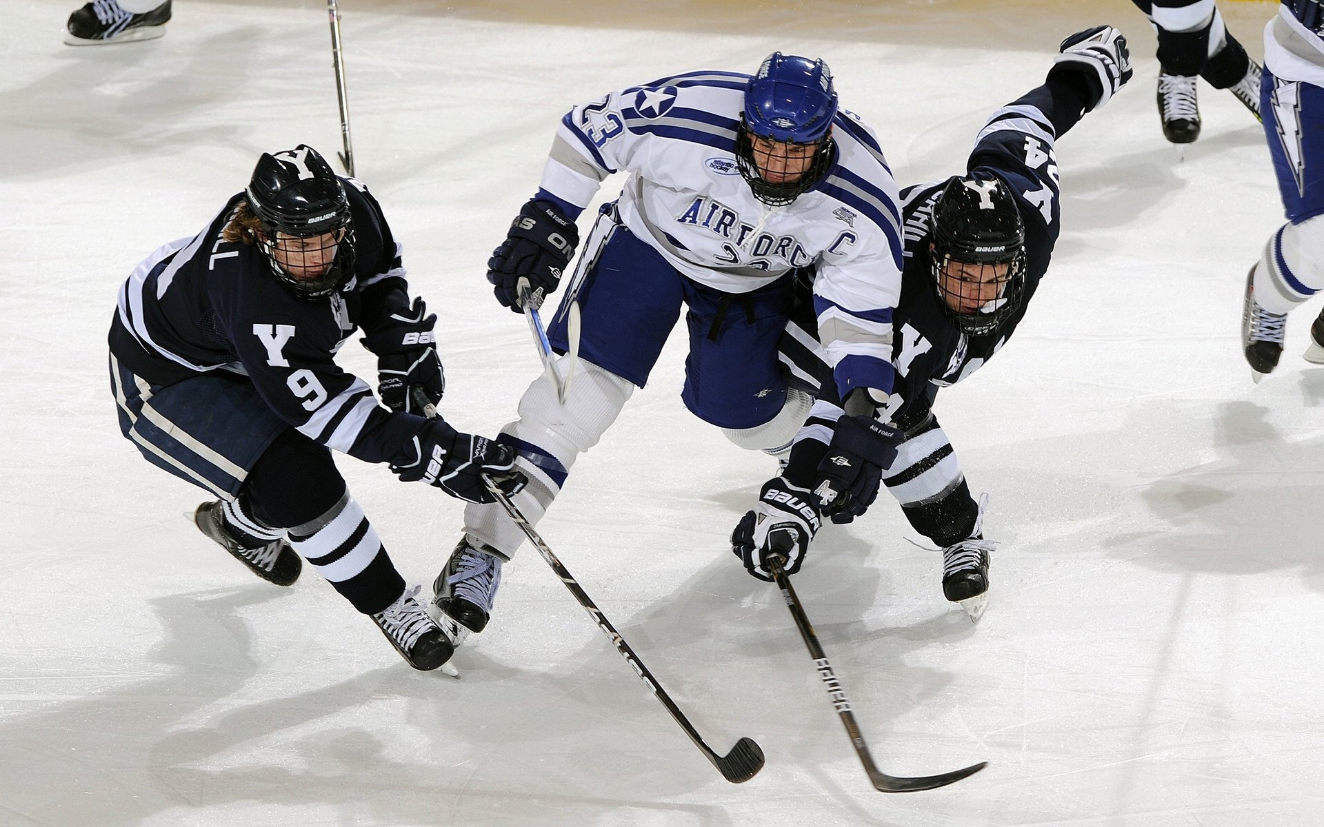 奥恰洛夫制胜一击，波兰队力克葡萄牙挺进欧洲杯四强